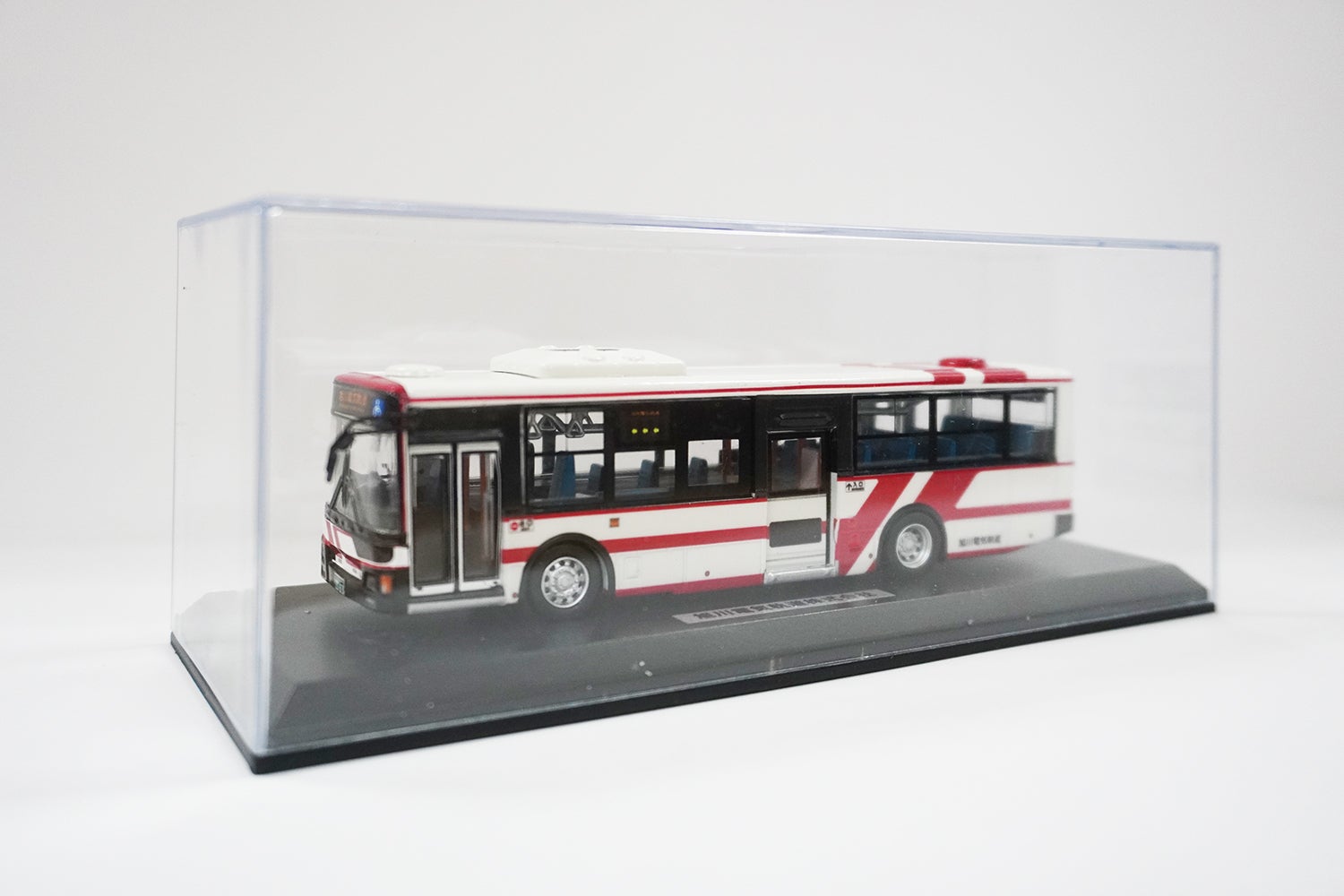 モデル】アドウィング(赤バス) 2003号車 | 旭川電気軌道公式オンライン